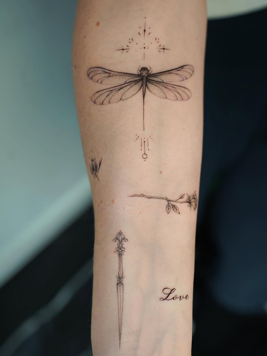 Tattoo by @lolavtattoo — fine_line, ornamental