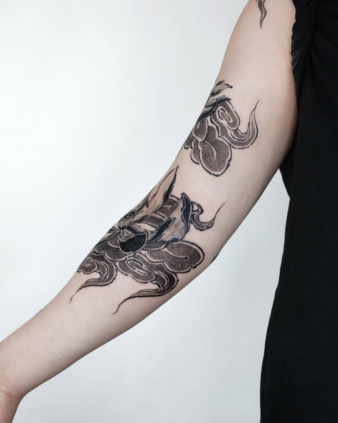 Tattoo by @tatpiaooo — blackwork, illustrative