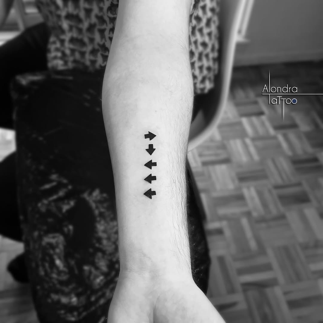 Tattoo by @juan.alondra.tattoo — minimalist