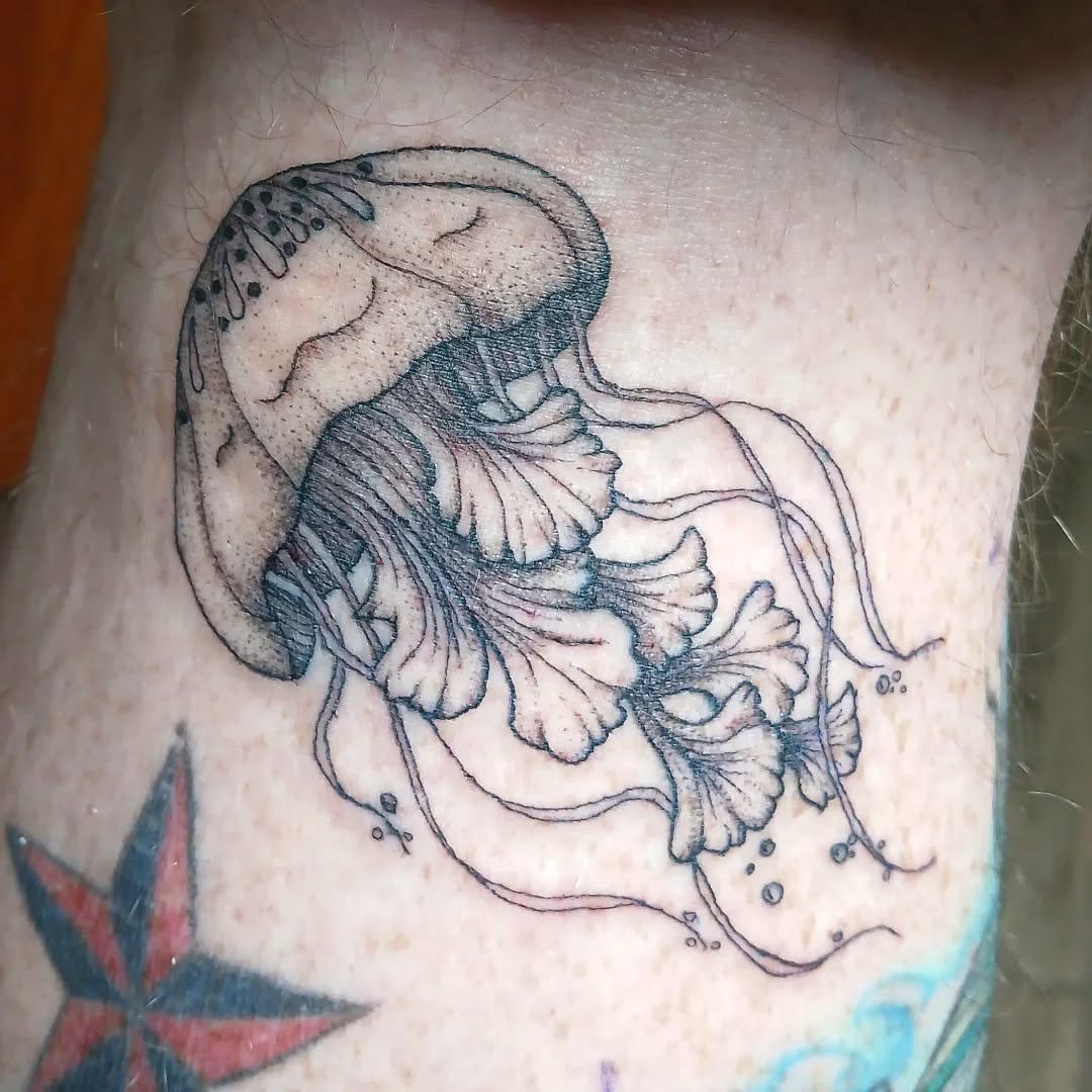 Tattoo by @jabbedbyjess — fine_line, dotwork