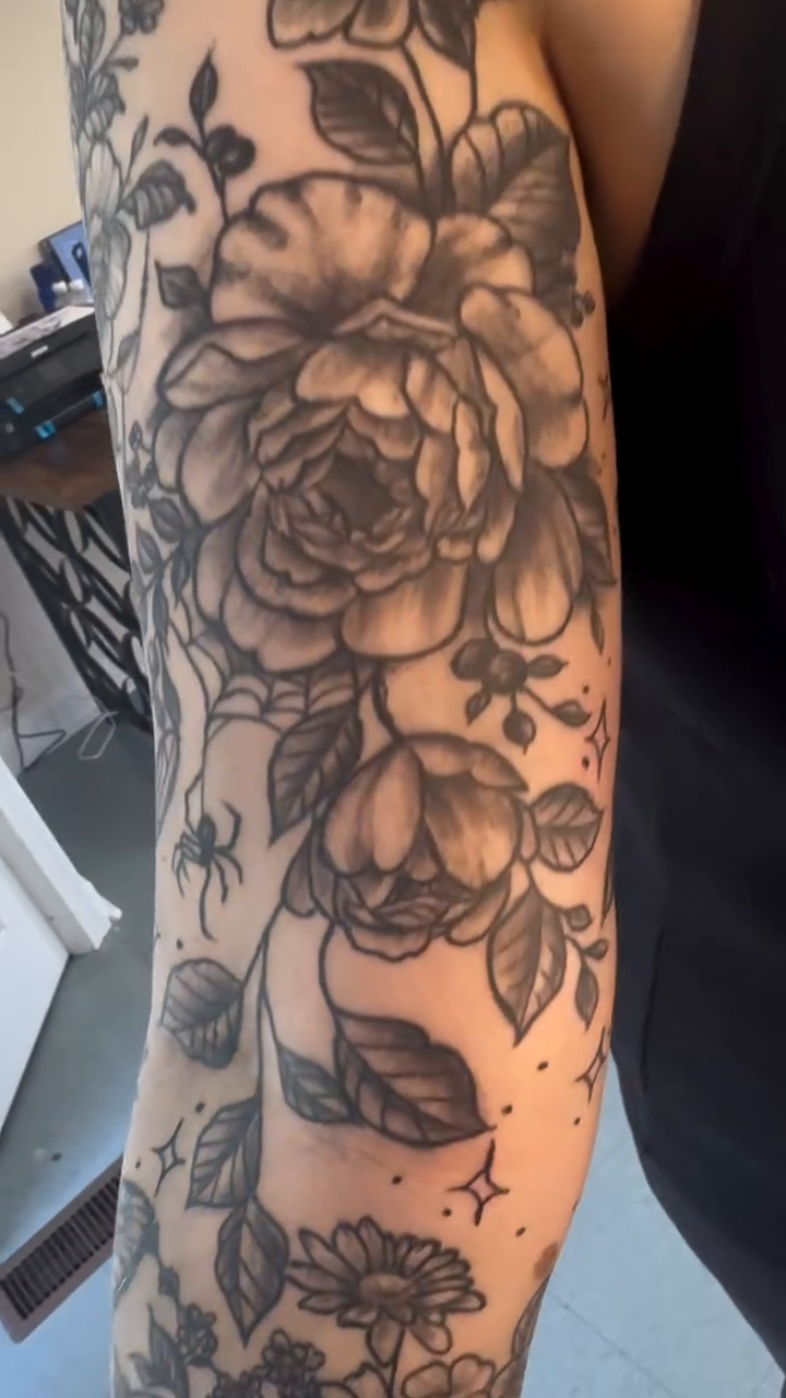 Tattoo by @amieinkadelik โ black_and_grey, realism