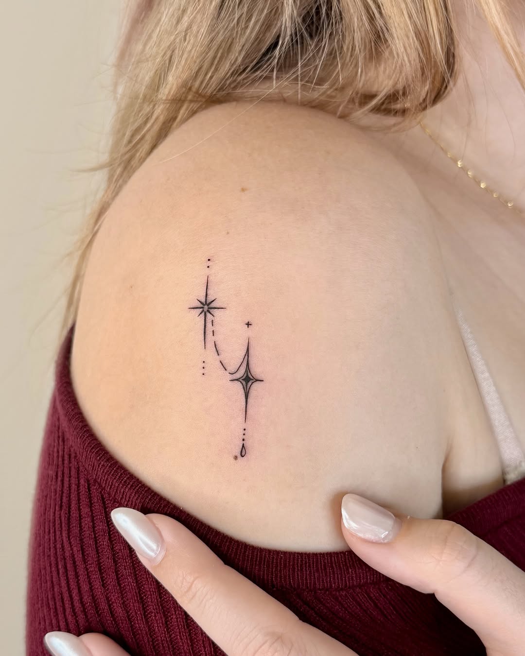 Tattoo by @tatt.diana — fine_line, minimalist