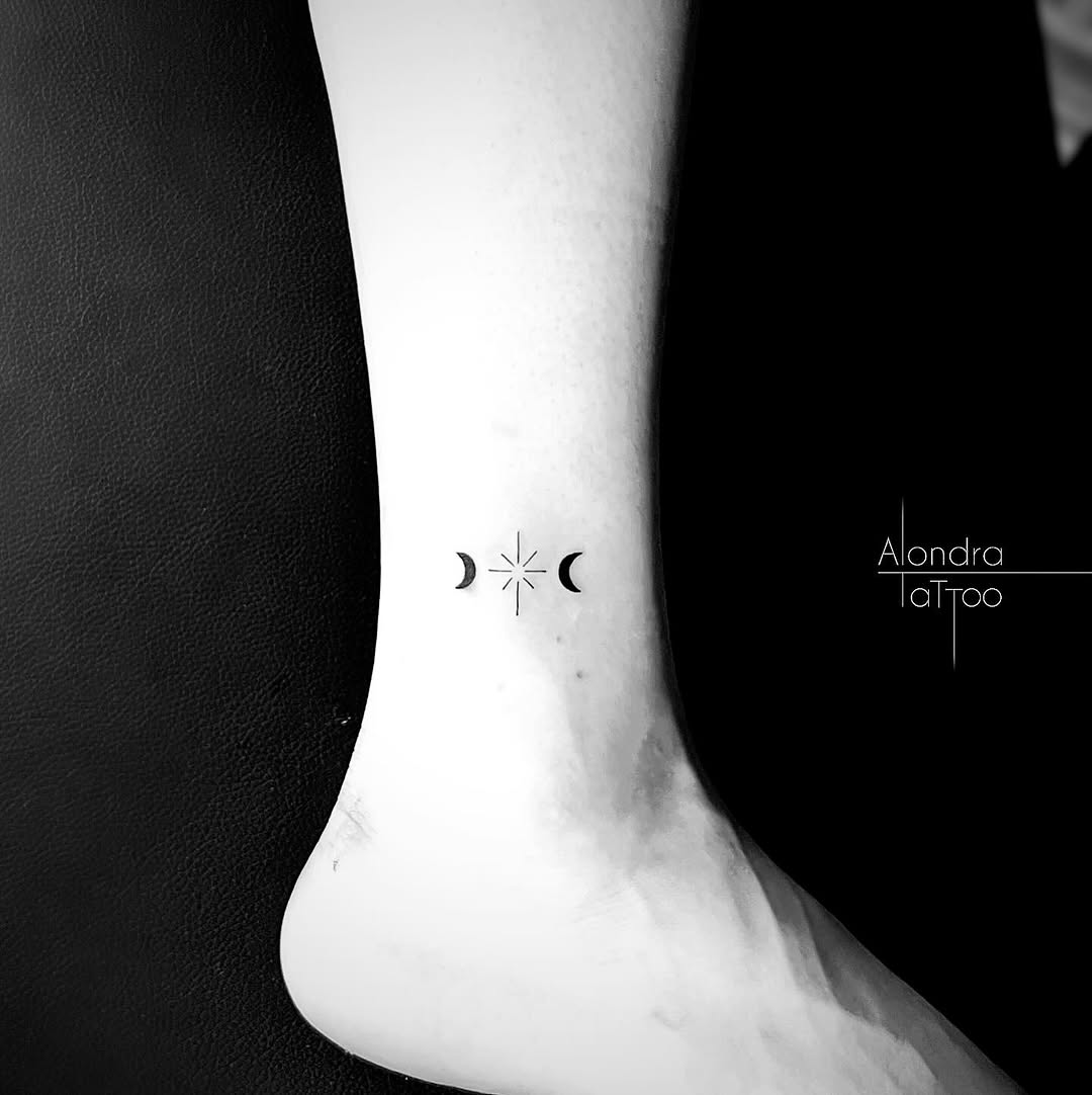Tattoo by @juan.alondra.tattoo — fine_line, minimalist