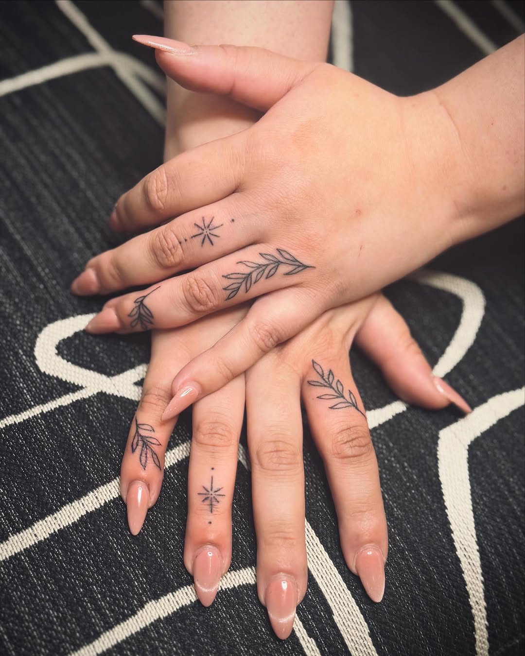Tattoo by @astrearomerotattoos β fine_line, minimalist