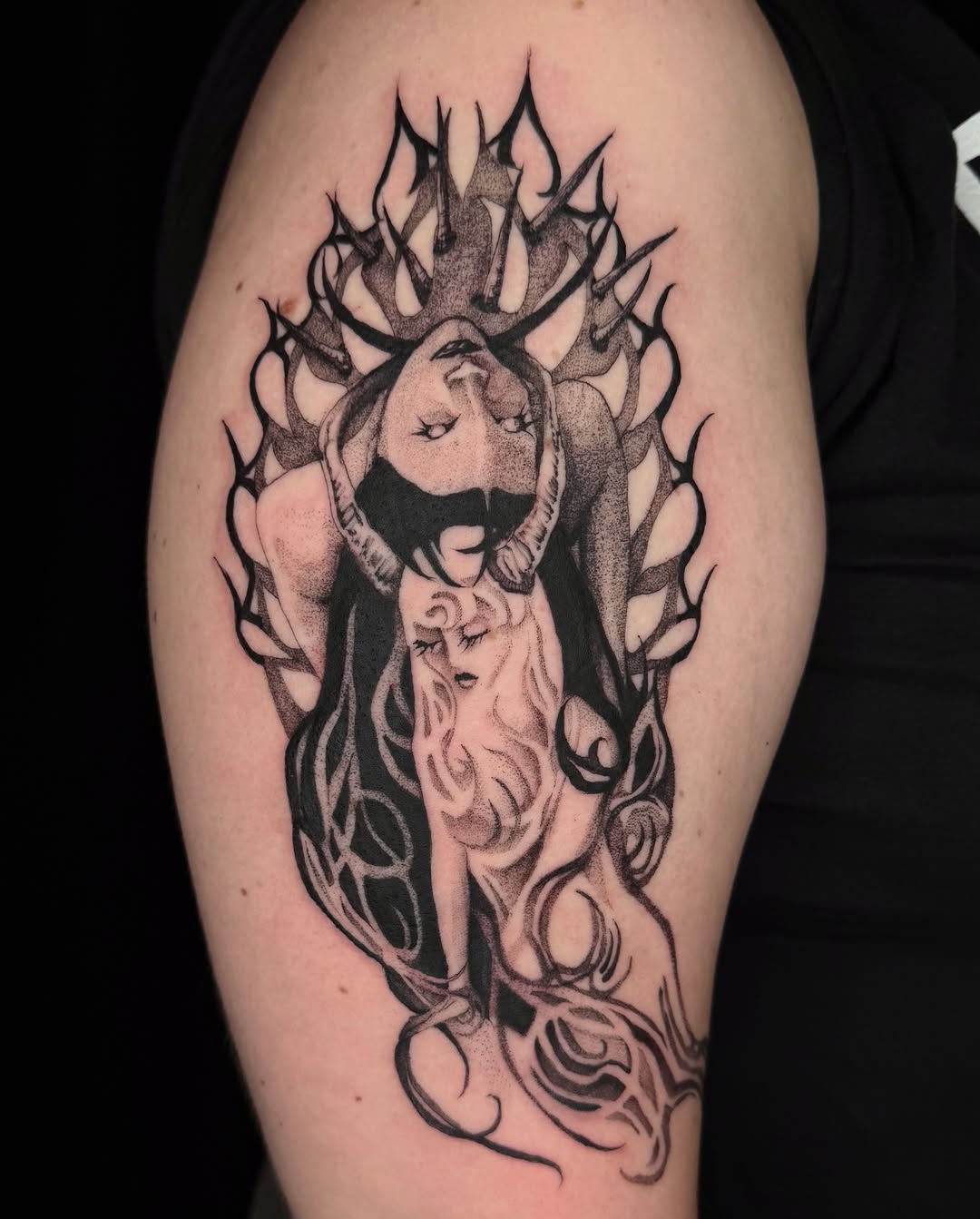 Tattoo by @isa._.tattoos — blackwork, illustrative