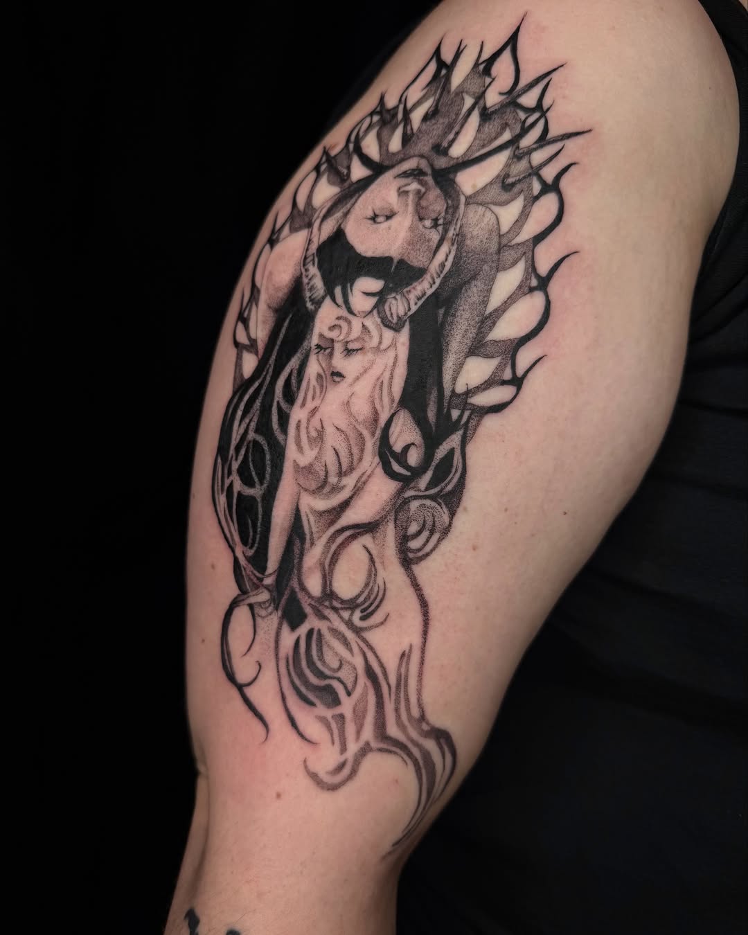 Tattoo by @isa._.tattoos — blackwork