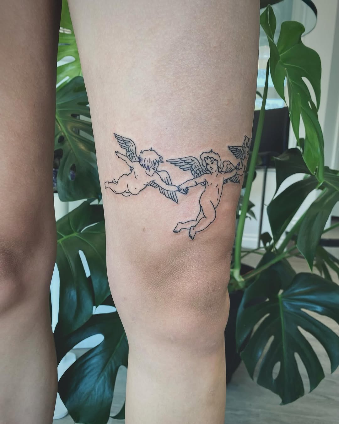 Tattoo by @astrearomerotattoos β fine_line