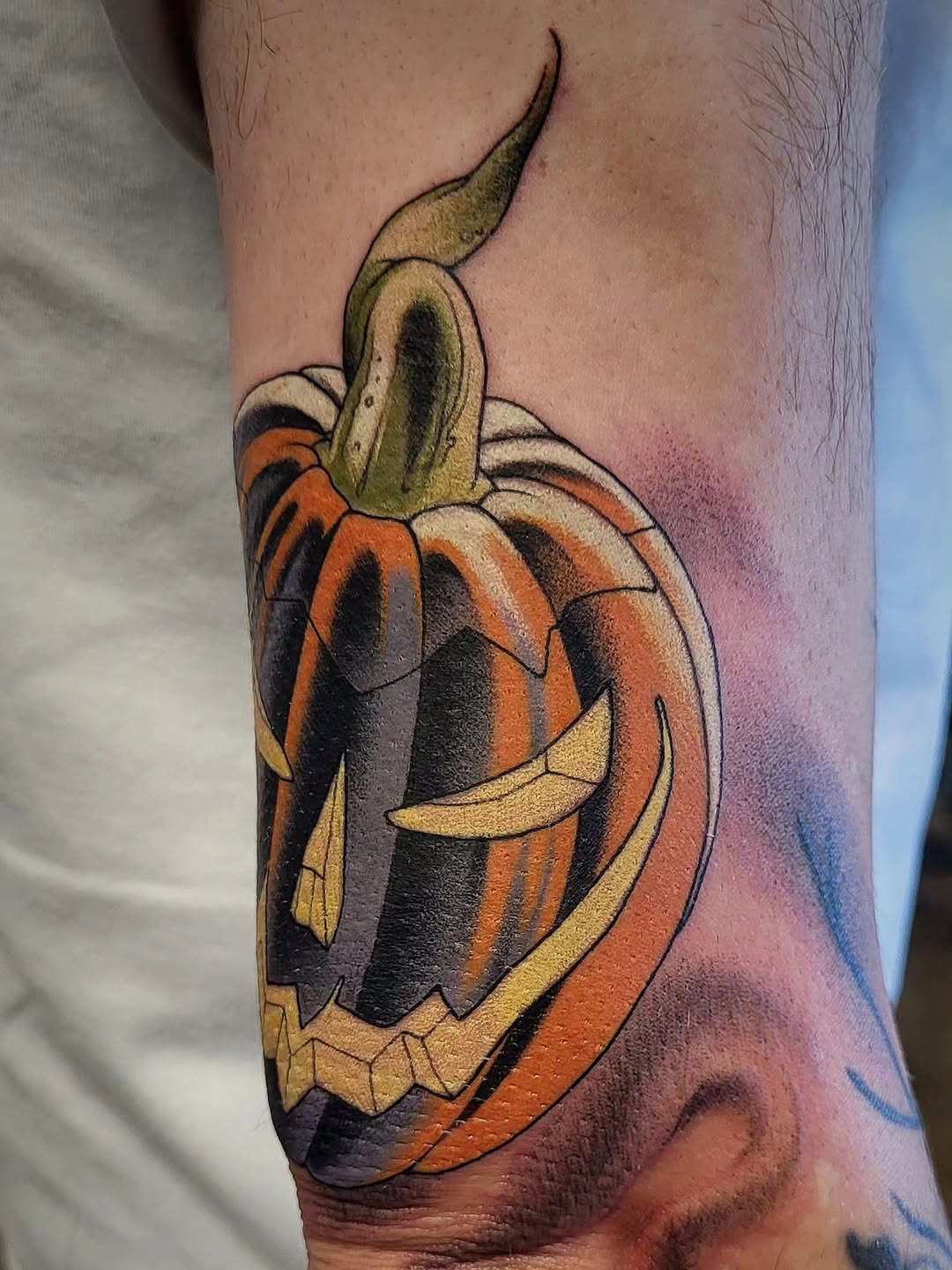Tattoo by @jaclyngreb — new_school