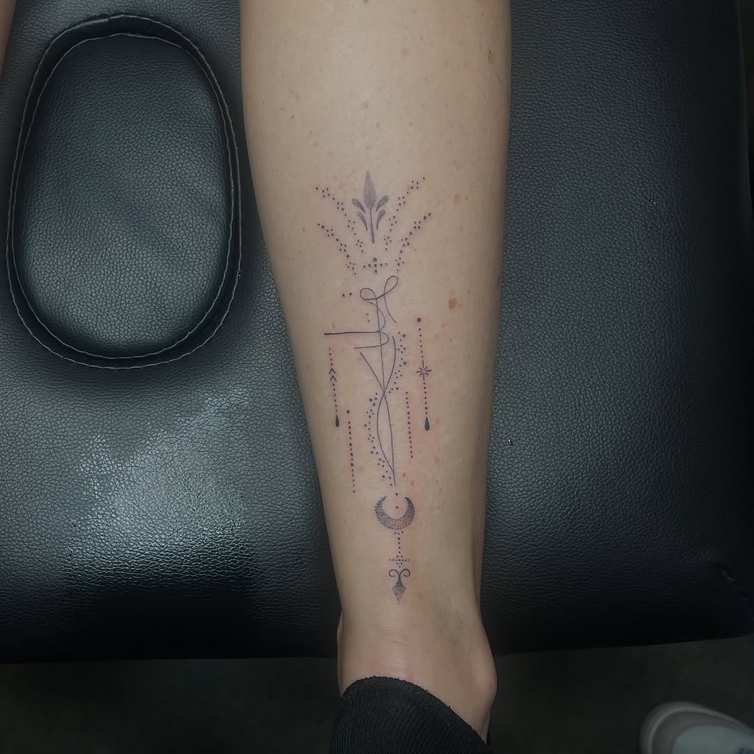 Tattoo by @moogietats — fine_line, dotwork