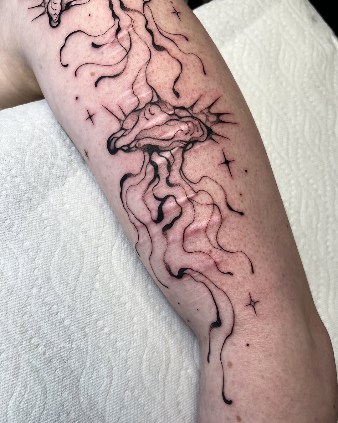 Tattoo by @sans.detour — fine_line, dotwork