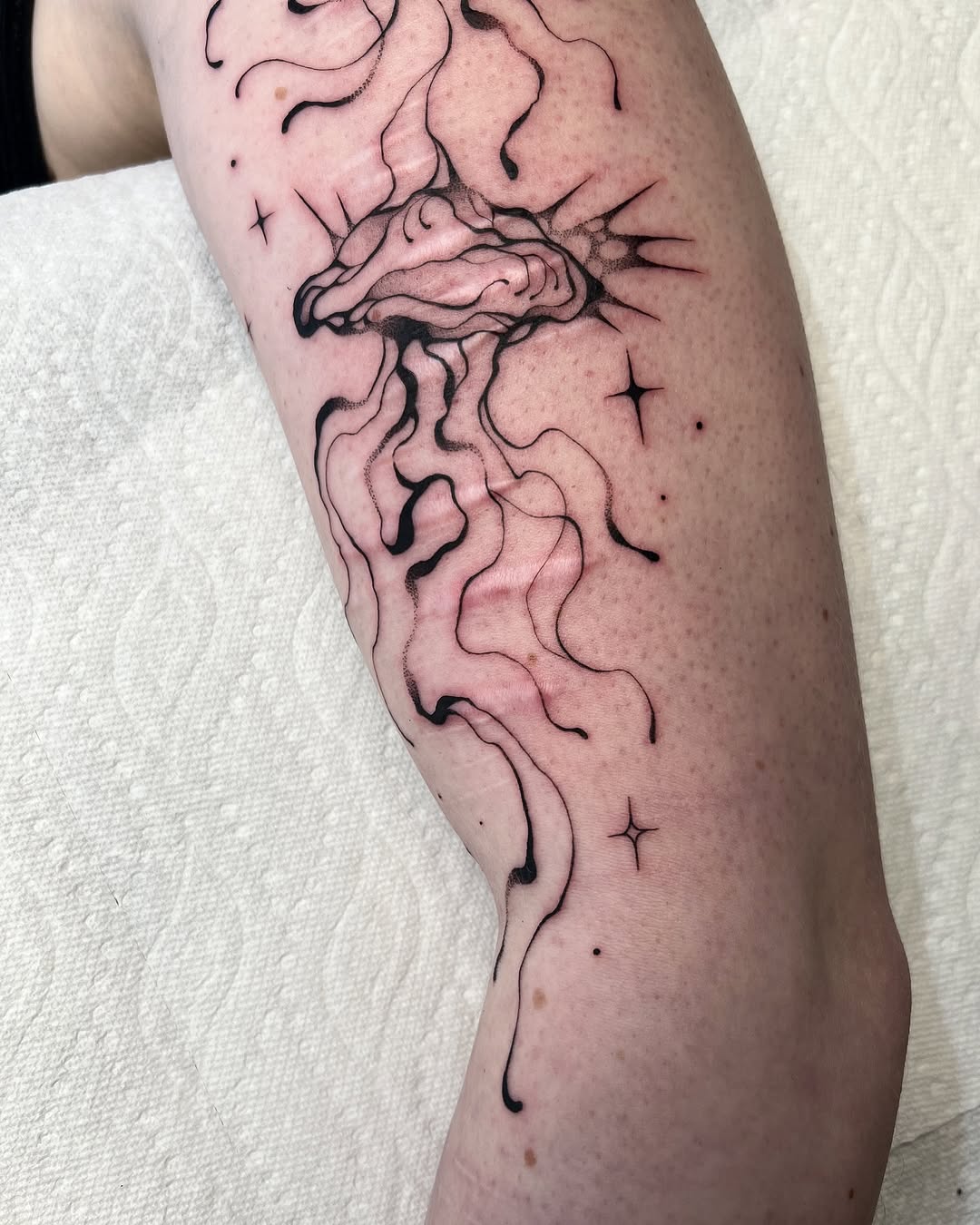 Tattoo by @sans.detour — fine_line, black_and_grey
