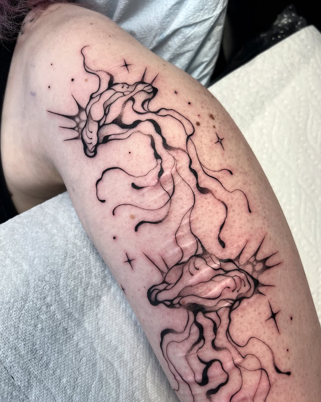 Tattoo by @sans.detour — fine_line, dotwork