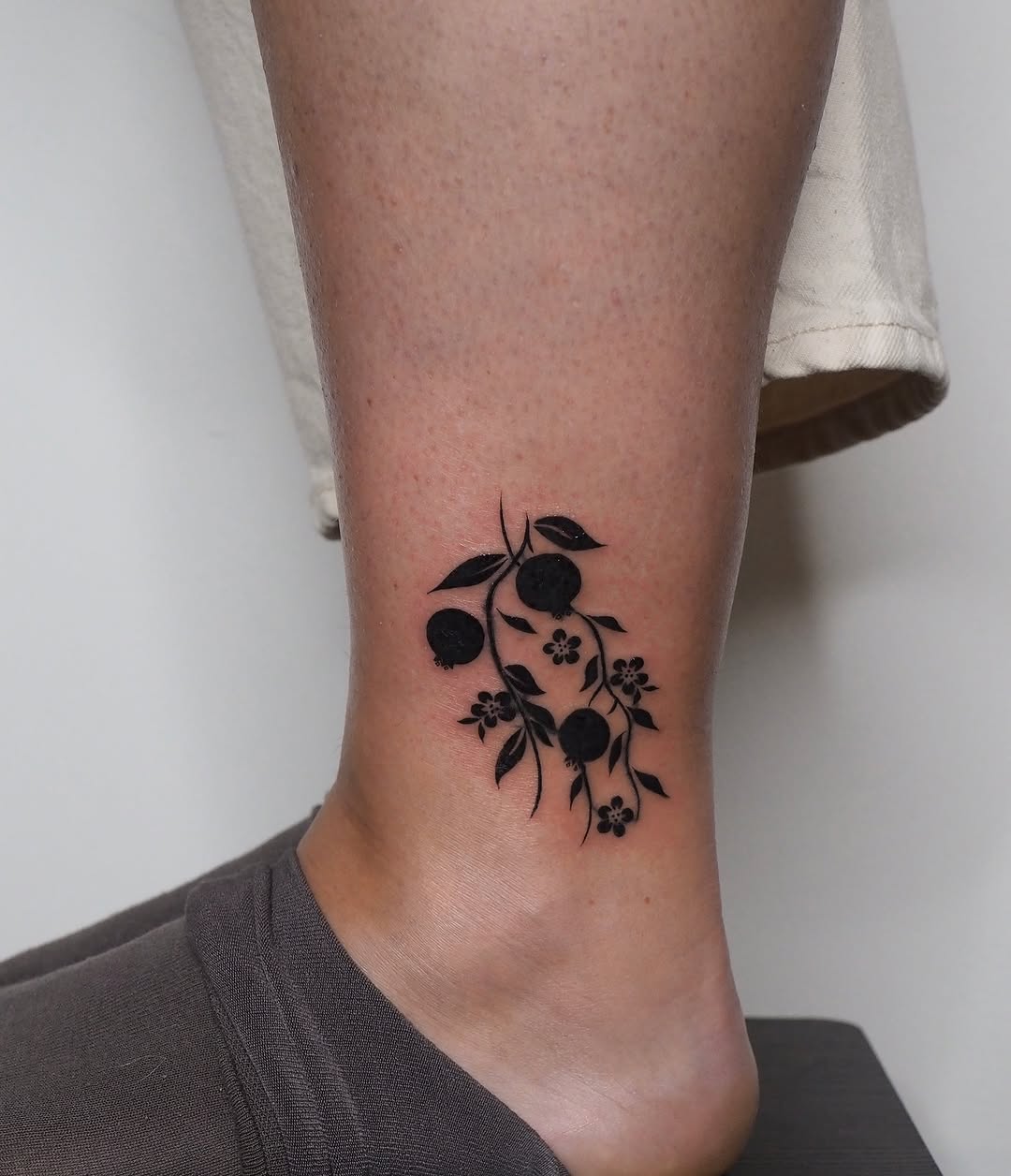 Tattoo by @aeyetat โ blackwork