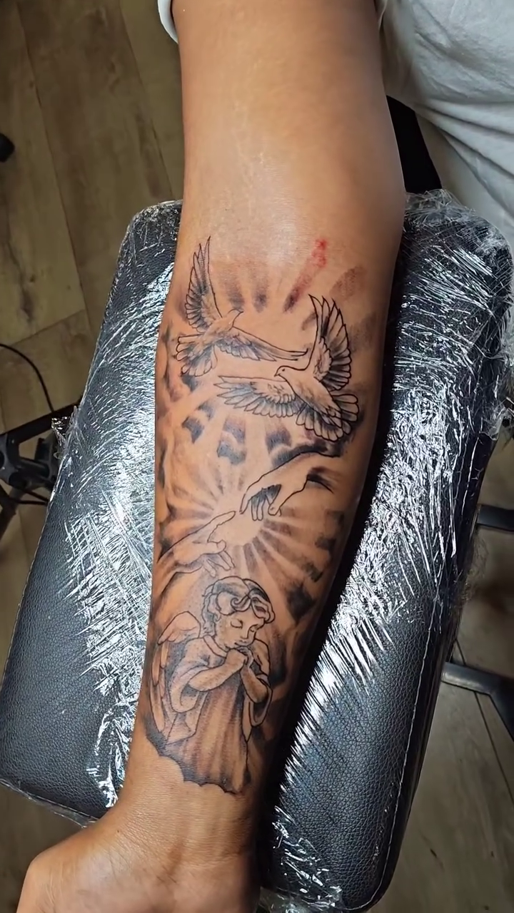 Tattoo by @cvpital โ black_and_grey, realism