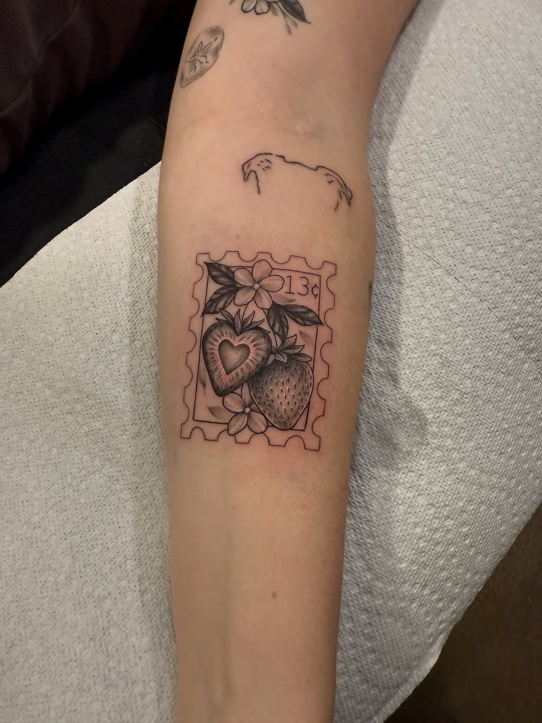 Tattoo by @jennietiesman — black_and_grey, realism