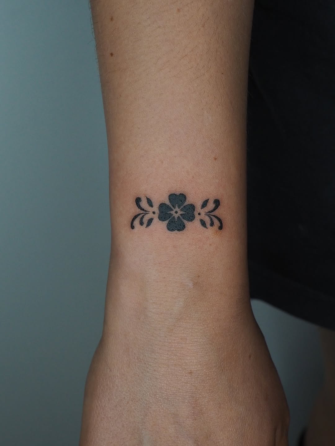 Tattoo by @aeyetat โ blackwork