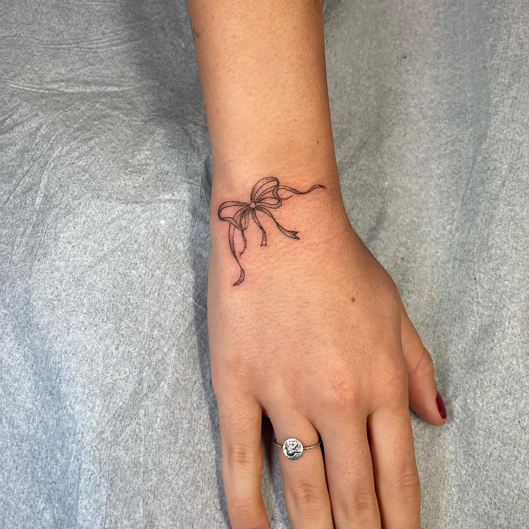 Tattoo by @fantasyandfuntattoo — fine_line