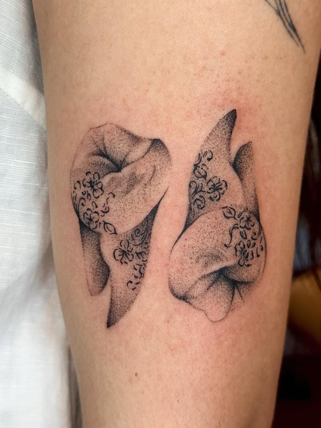 Tattoo by @_jackiesque โ dotwork, blackwork