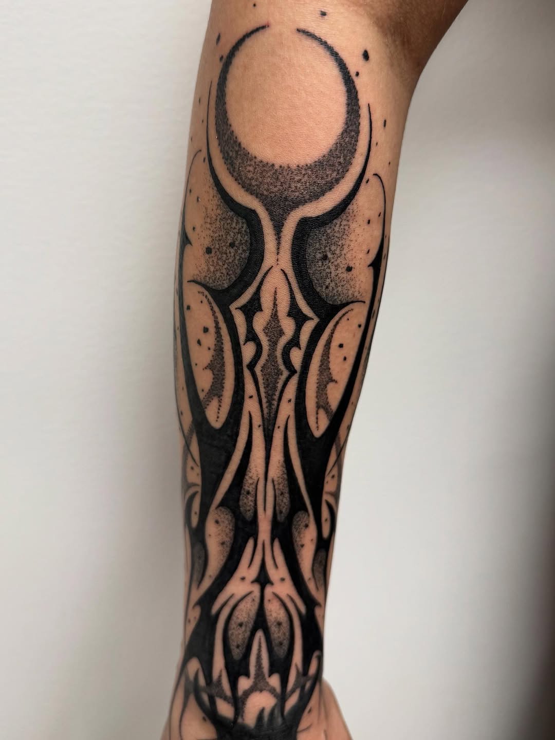 Tattoo by @tattedbycamryn — blackwork, dotwork