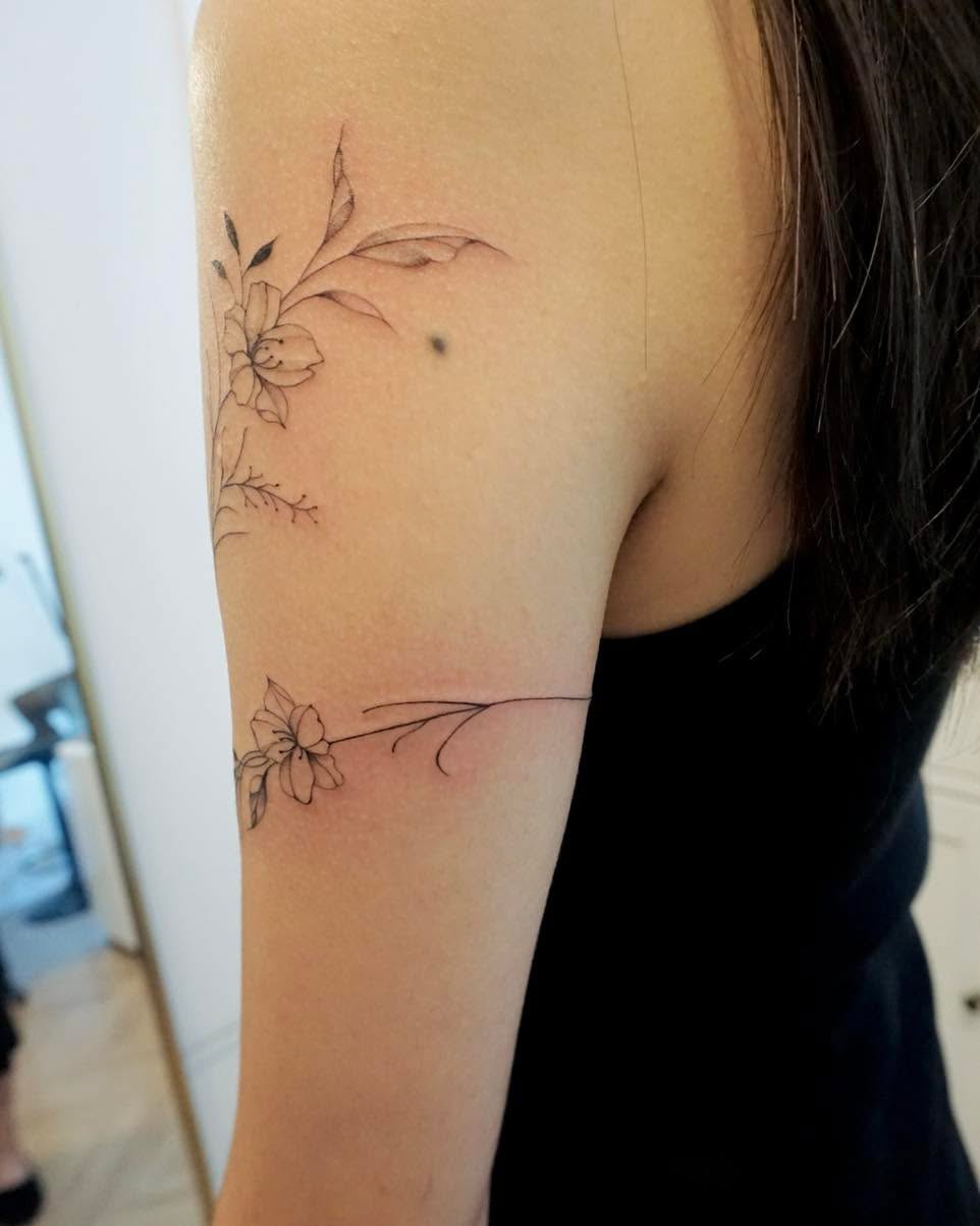 Tattoo by @yuri_tattooer — fine_line