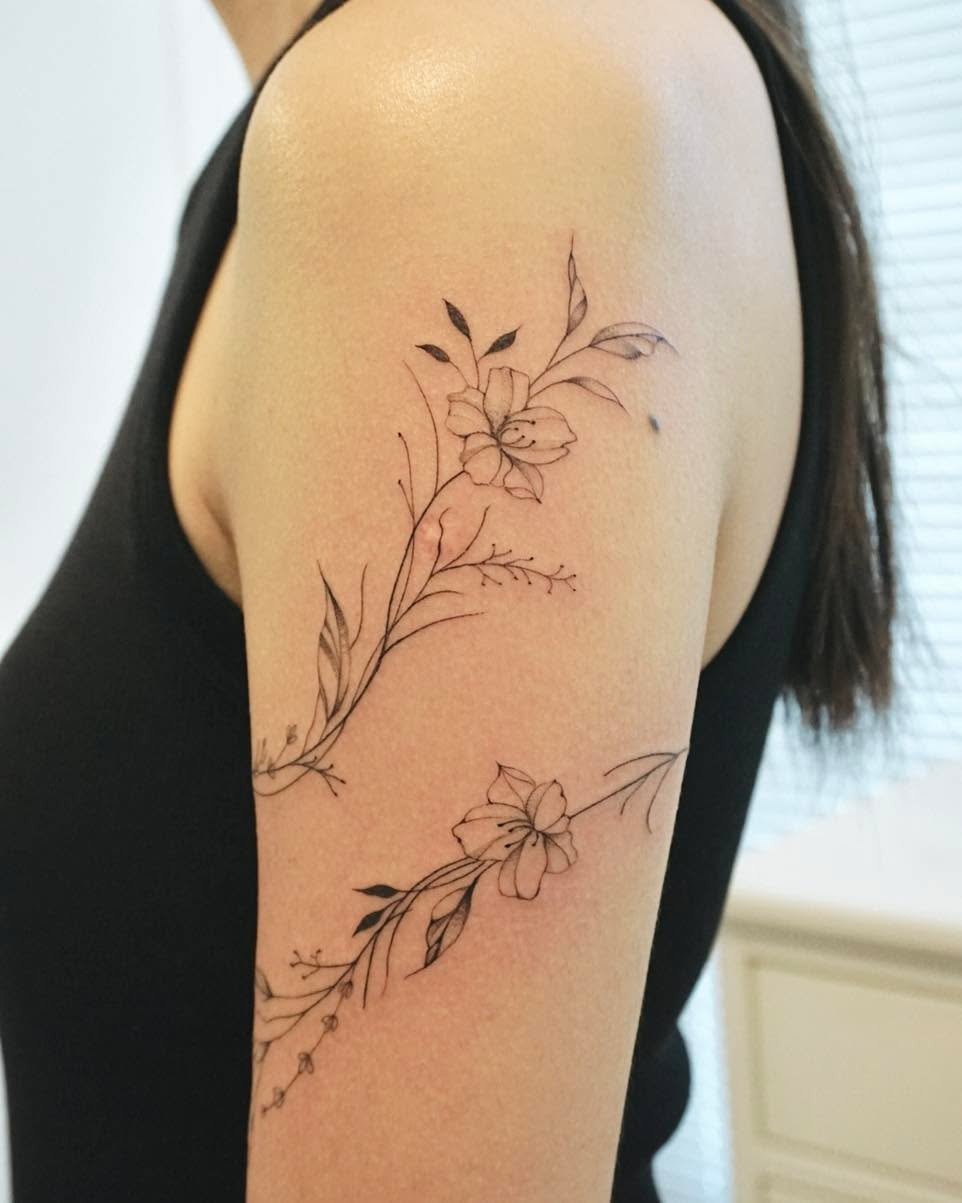 Tattoo by @yuri_tattooer — fine_line