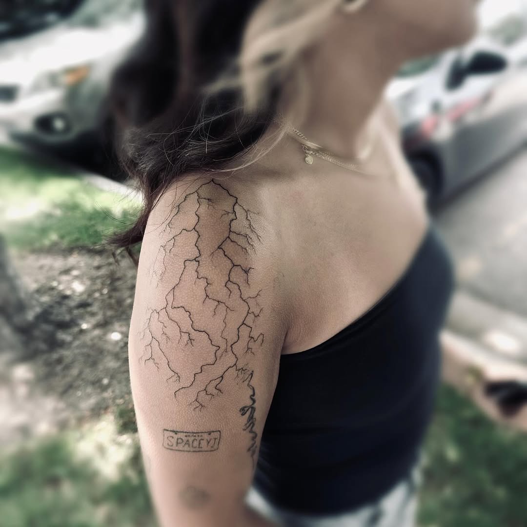 Tattoo by @sexyratpotion โ fine_line, black_and_grey