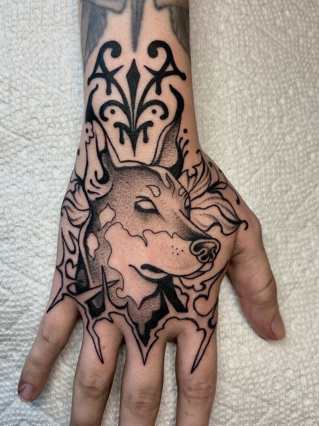 Tattoo by @jasminejadetattoo — blackwork