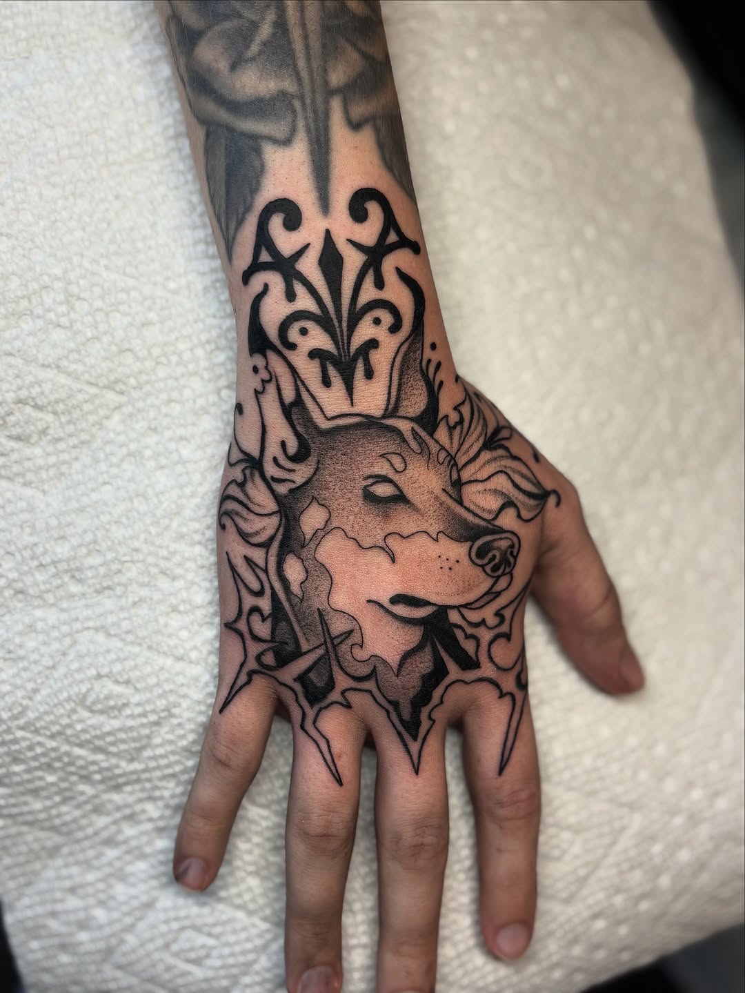 Tattoo by @jasminejadetattoo — blackwork