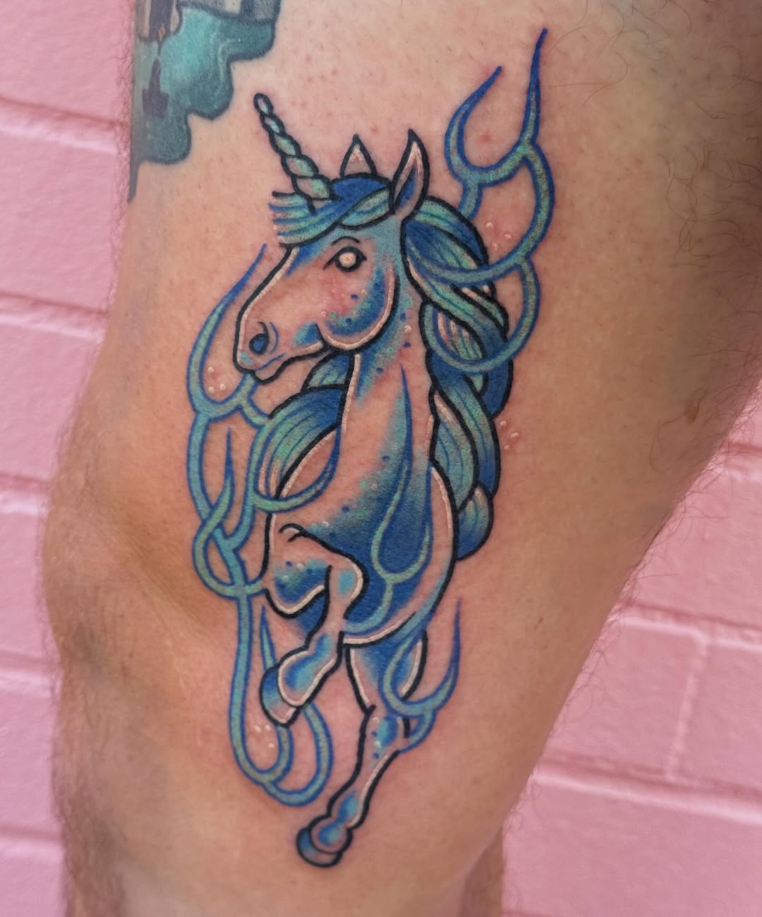 Tattoo by @littlelaurtattoos โ new_school