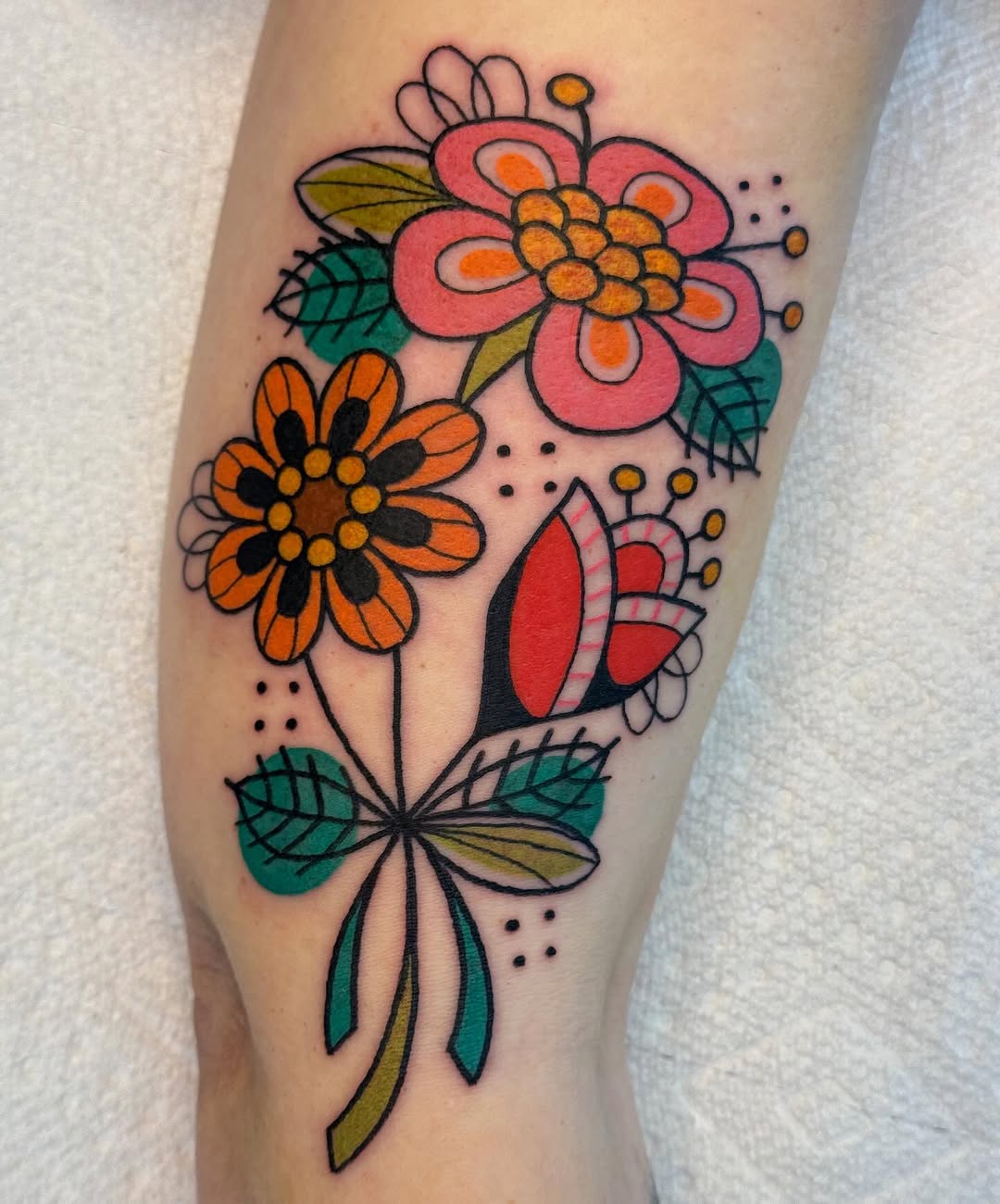 Tattoo by @littlelaurtattoos โ new_school