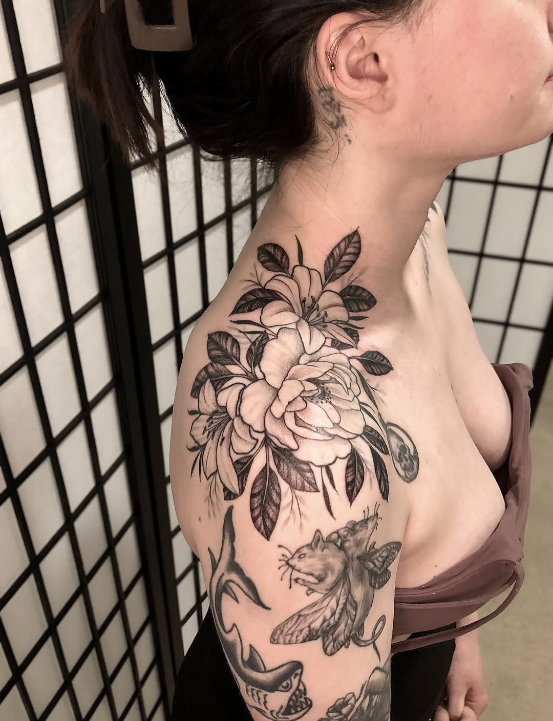 Tattoo by @jennietiesman — black_and_grey, realism