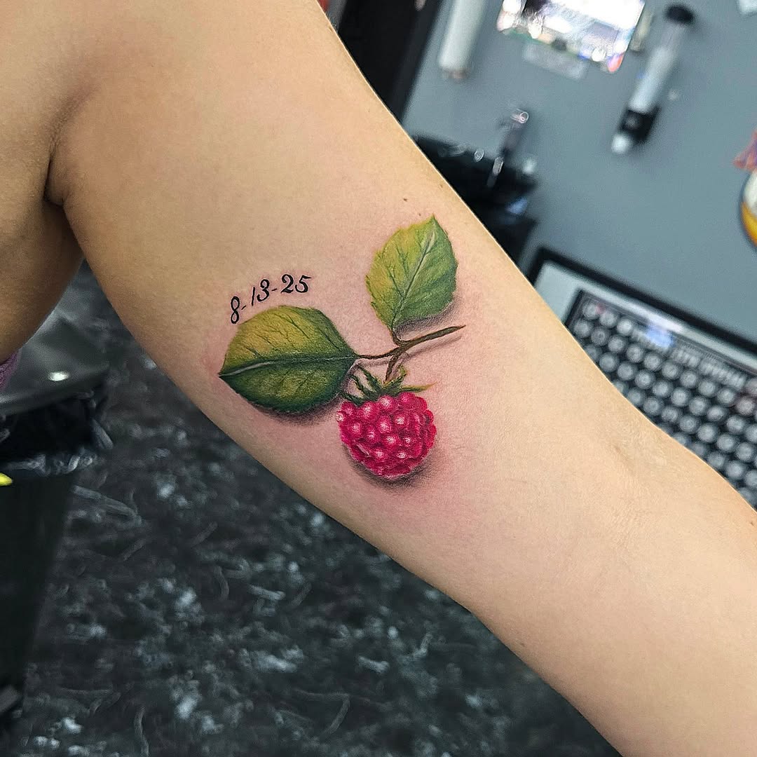 Tattoo by @danielleeink — realism