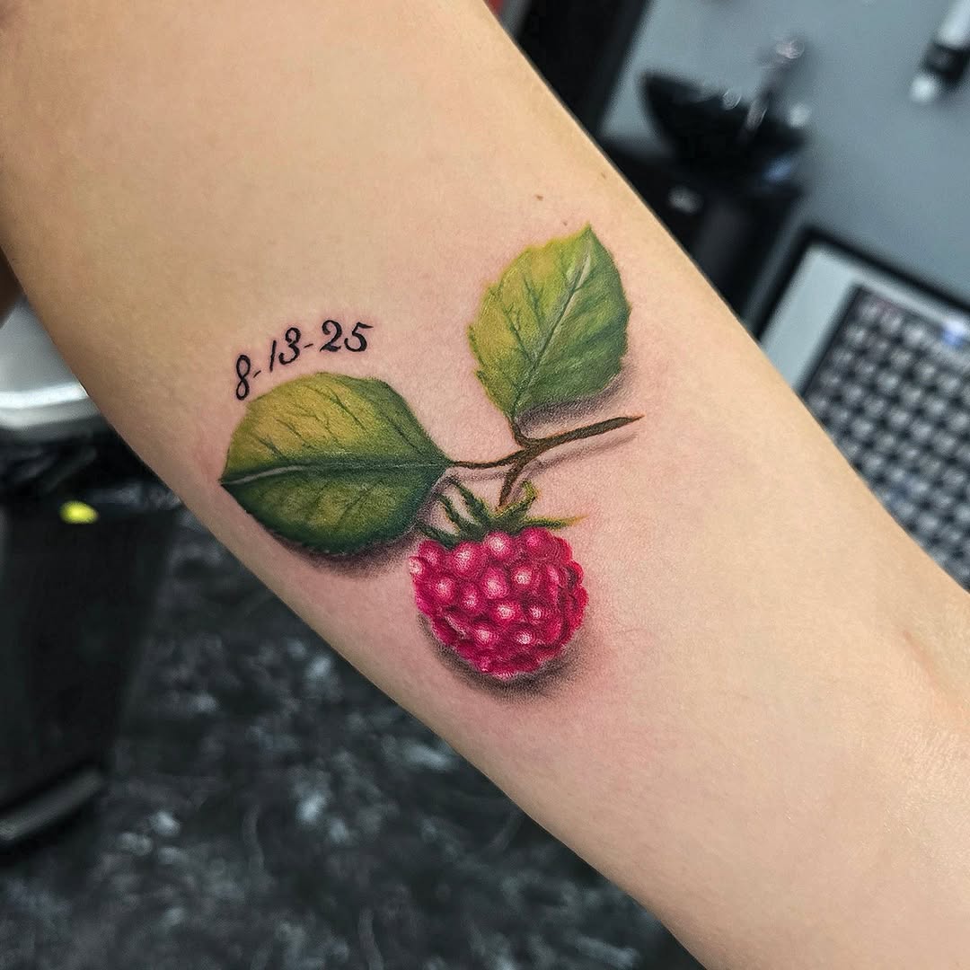 Tattoo by @danielleeink — realism