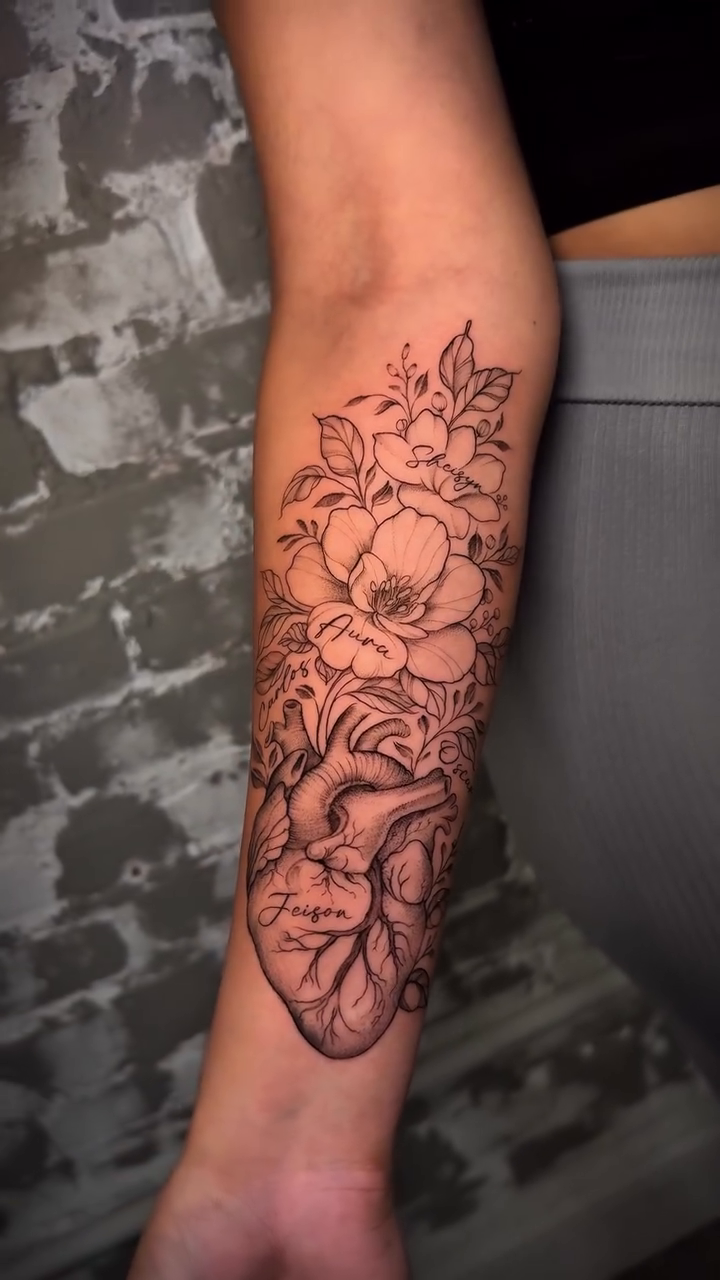 Tattoo by @yuliiitattoo — fine_line, black_and_grey