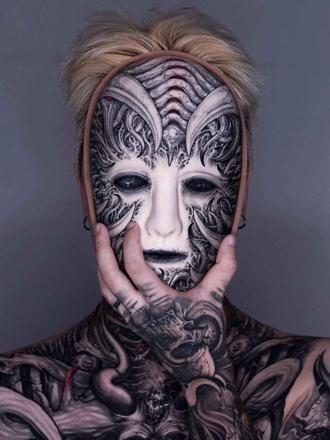 Tattoo by @kwannew_ โ blackwork, dark_realism