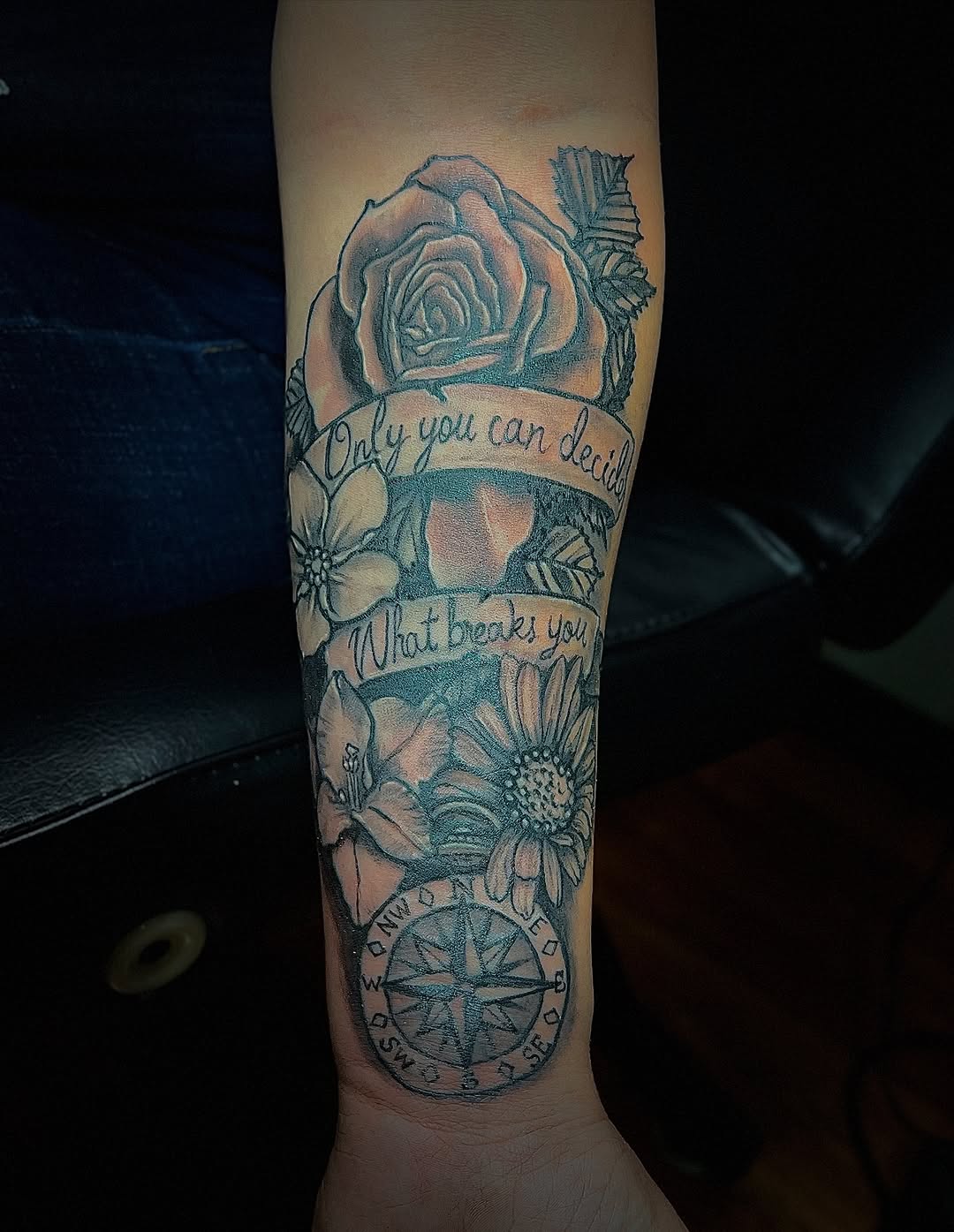 Tattoo by @artedlio — black_and_grey, lettering_script