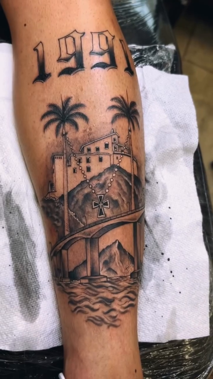 Tattoo by @deniscastrotattoo — black_and_grey, realism