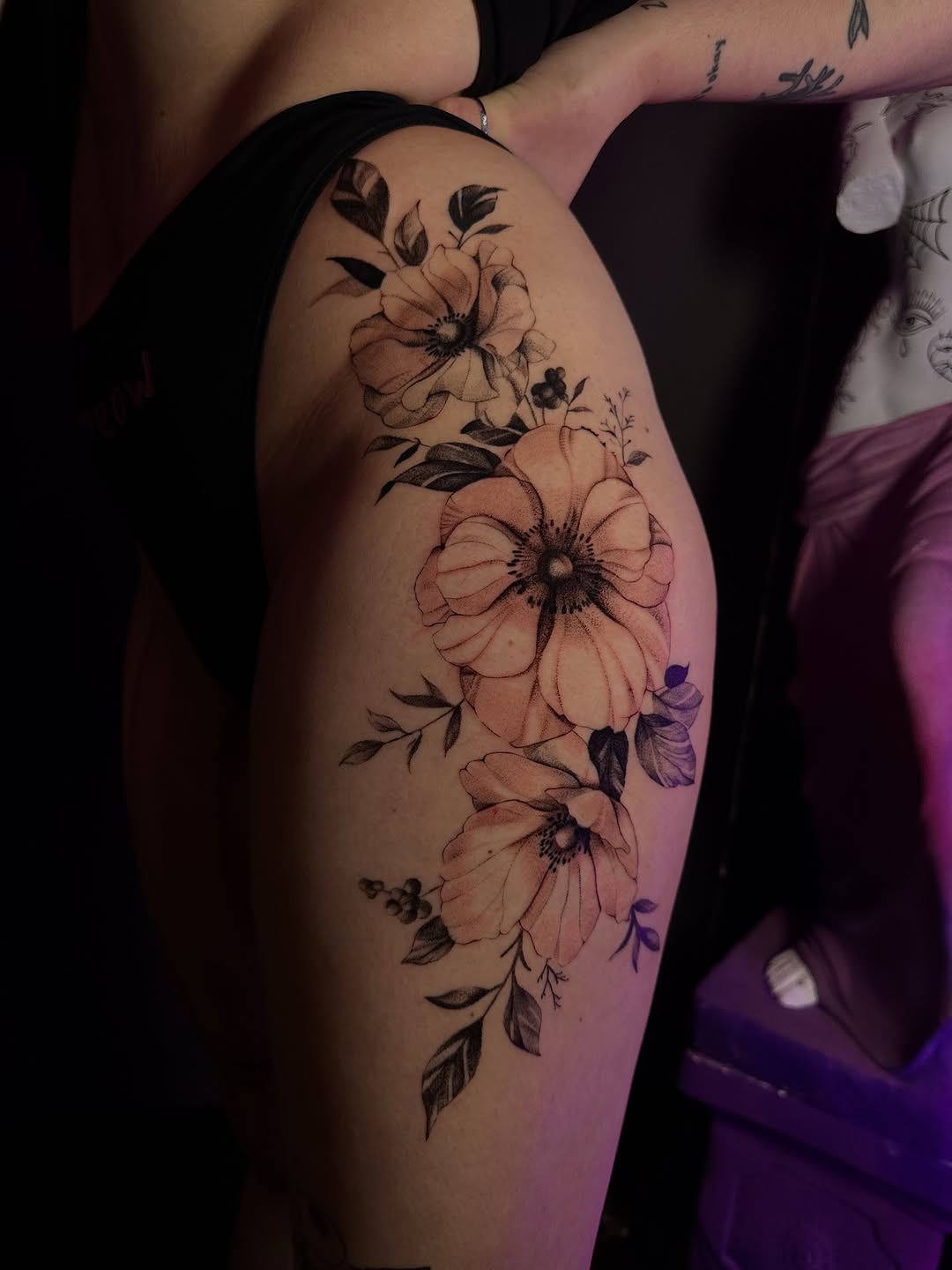 Tattoo by @mklvayne.tattoos โ fine_line, dotwork