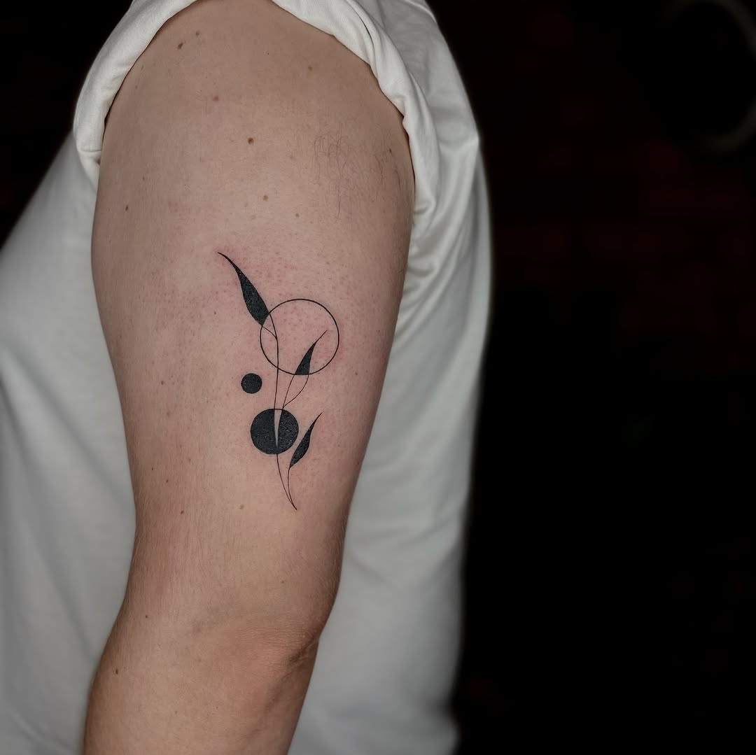 Tattoo by @tatemarthatattoo — geometric, fine_line