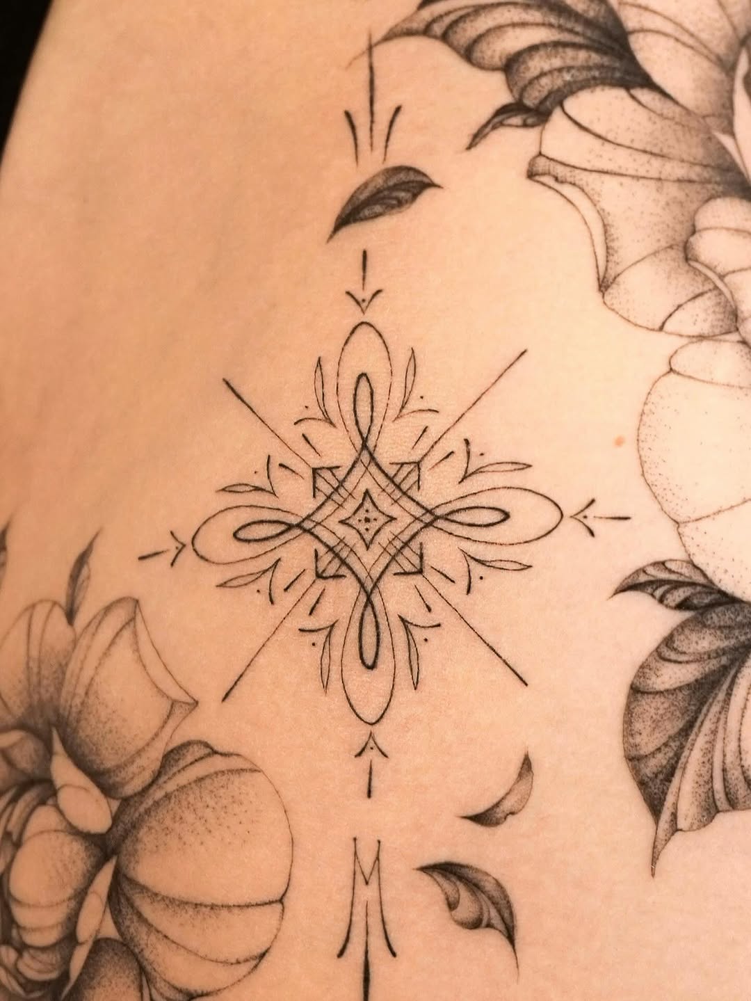Tattoo by @lolavtattoo — geometric, dotwork
