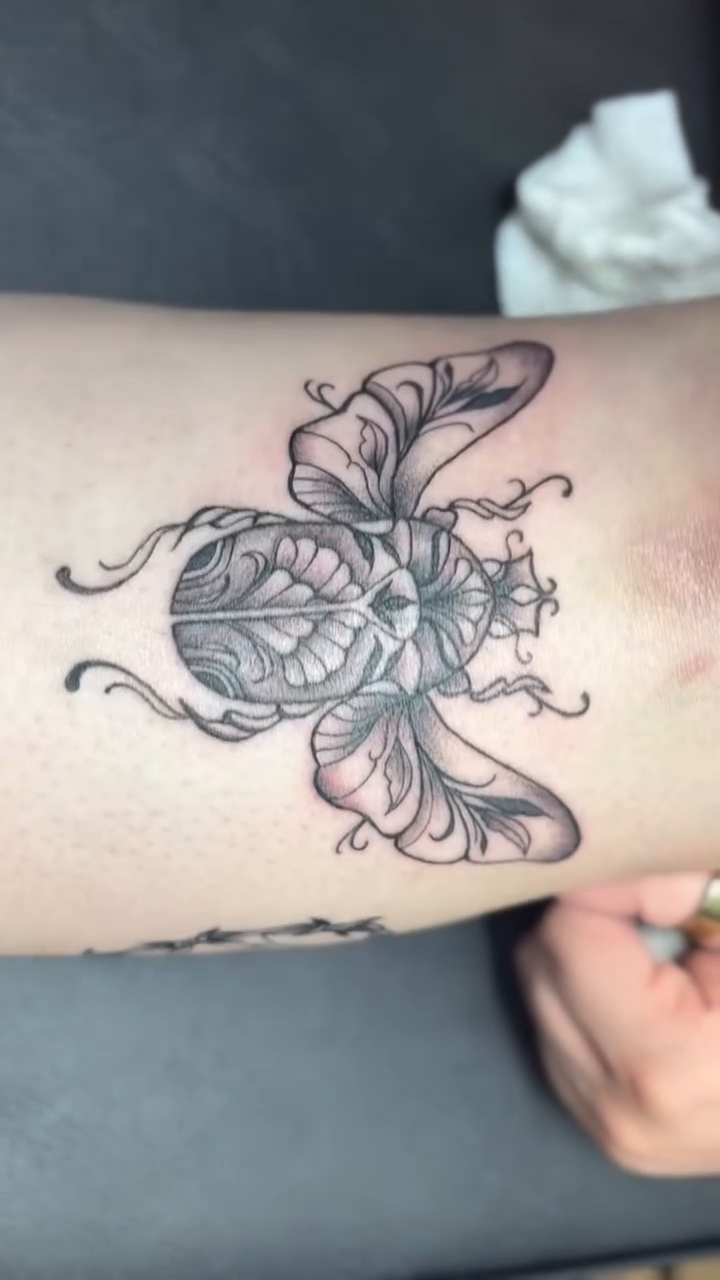Tattoo by @andyrz_inkzzz — black_and_grey, geometric