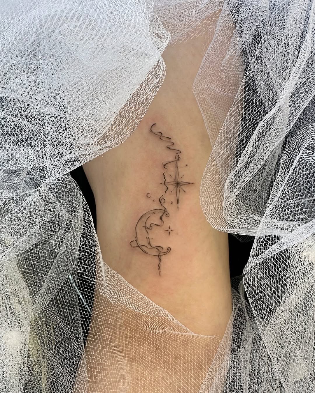 Tattoo by @yumee.ink — fine_line, minimalist