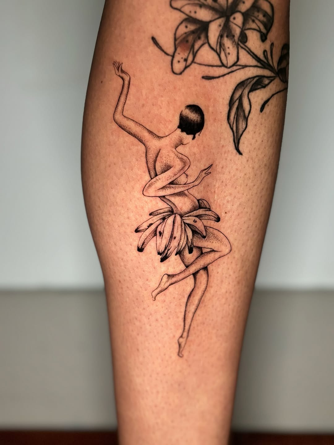 Tattoo by @jojorosetattoos — black_and_grey