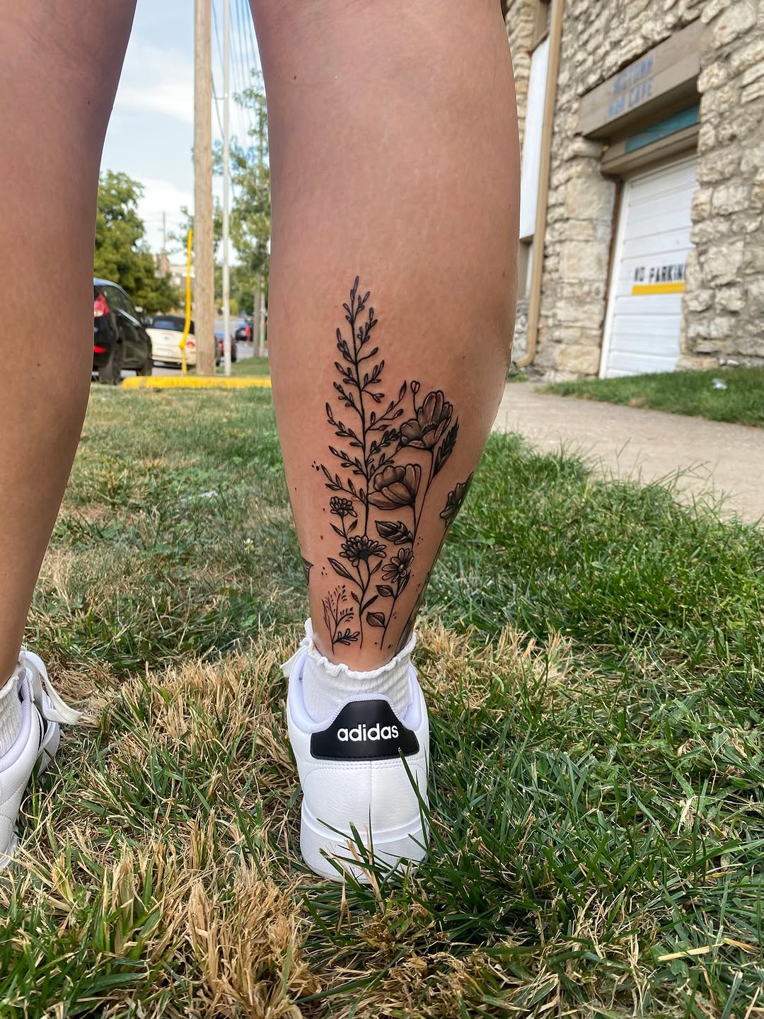 Tattoo by @woetattoos โ fine_line