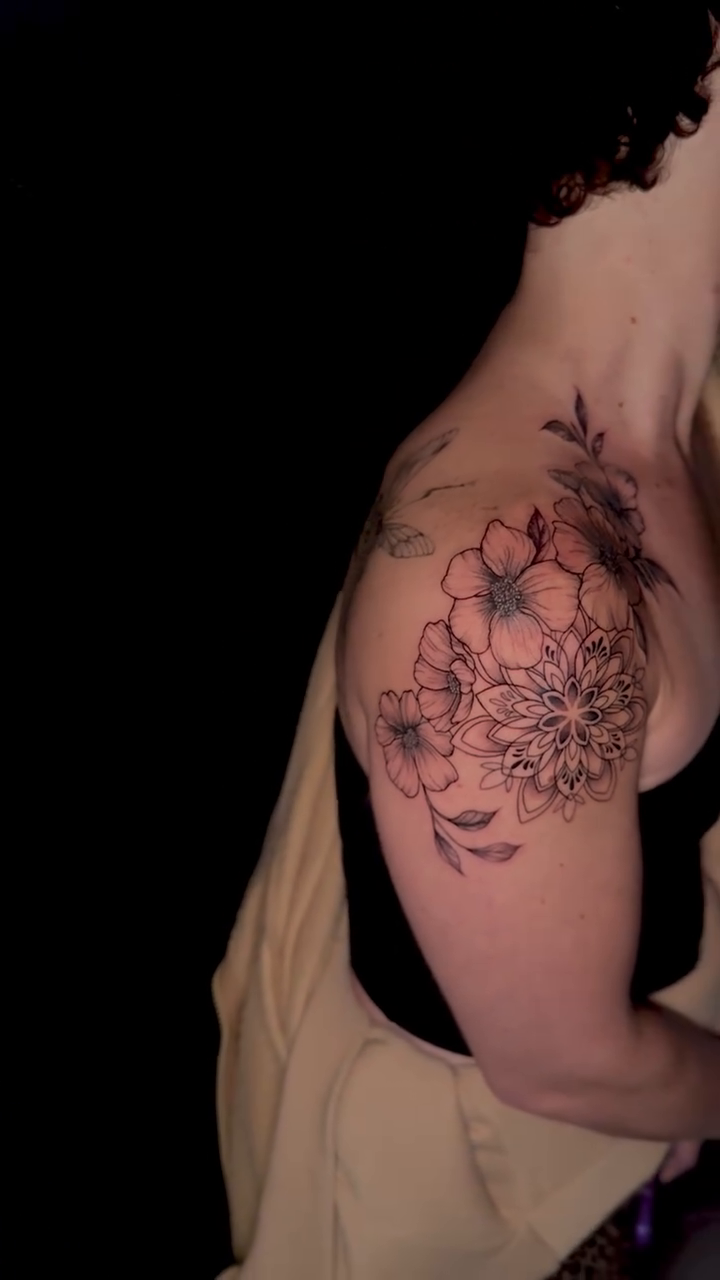 Tattoo by @l.sinatra__ — fine_line, black_and_grey