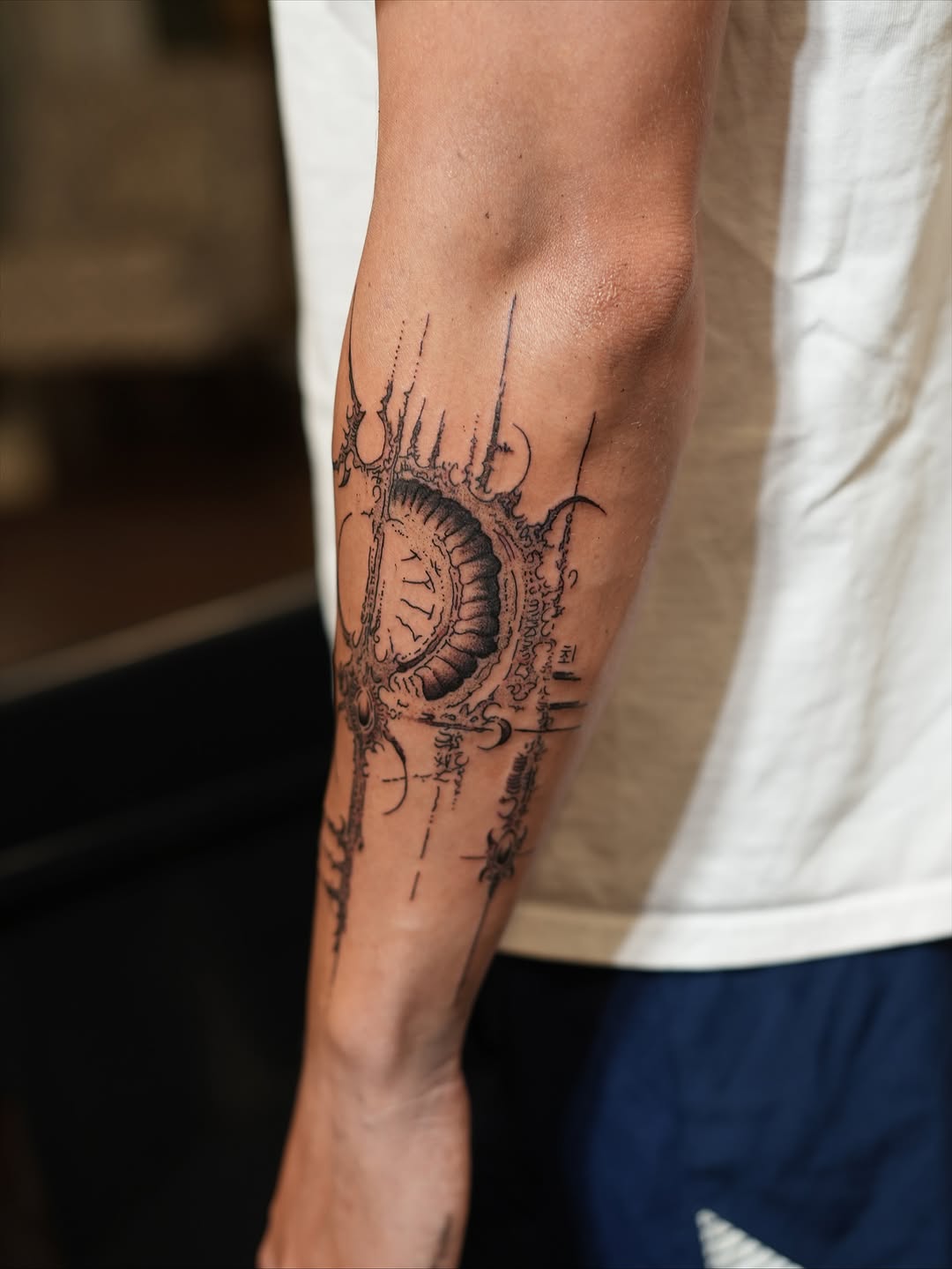Tattoo by @tatsbyalyssa — blackwork, illustrative