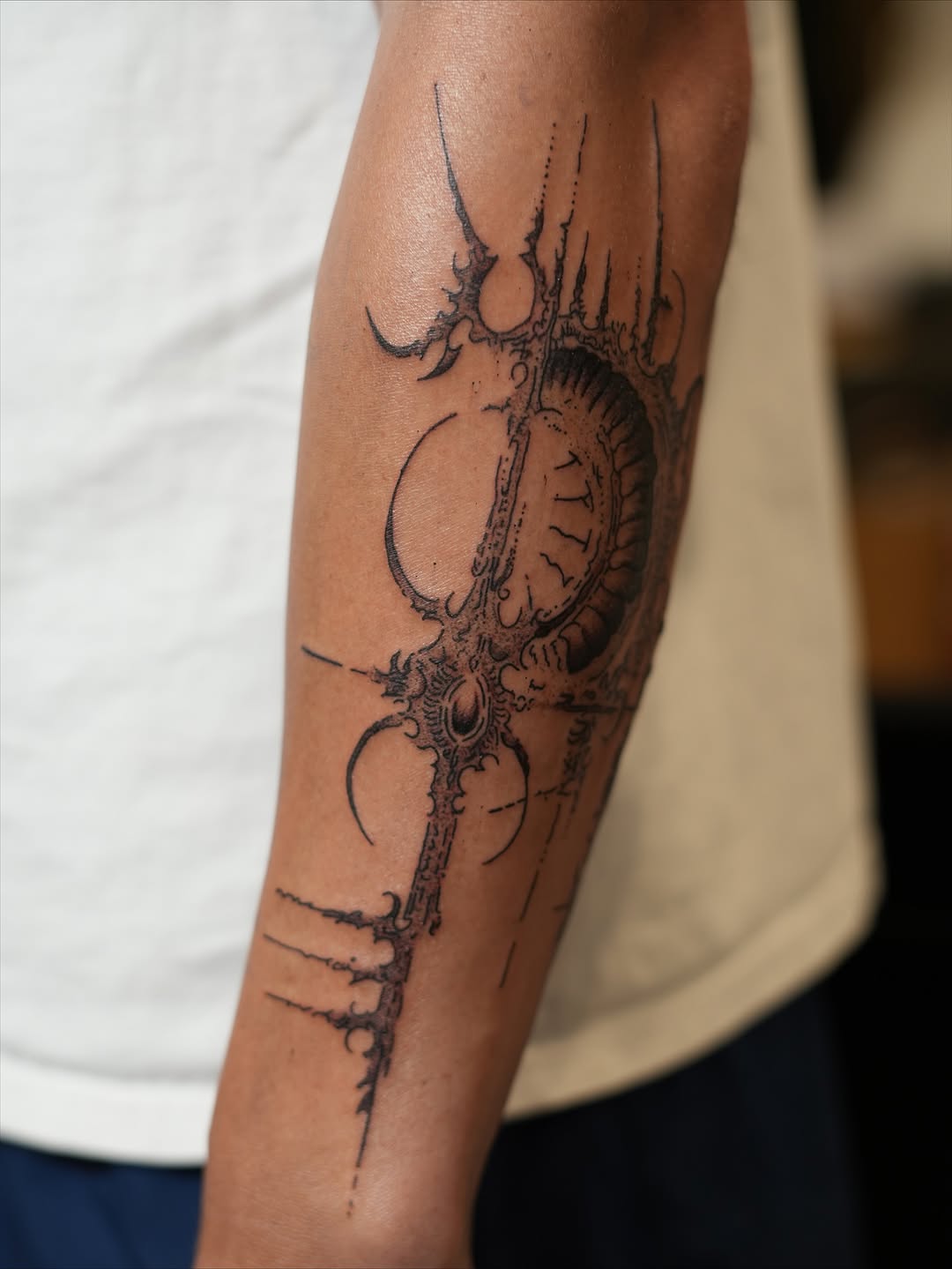 Tattoo by @tatsbyalyssa — blackwork, illustrative
