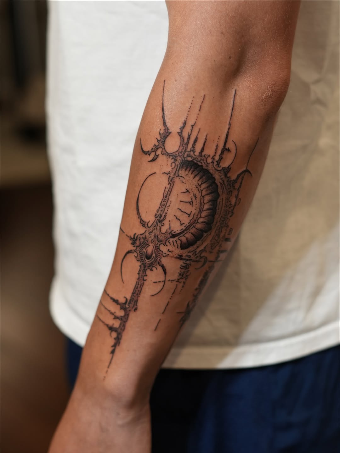 Tattoo by @tatsbyalyssa — blackwork, illustrative