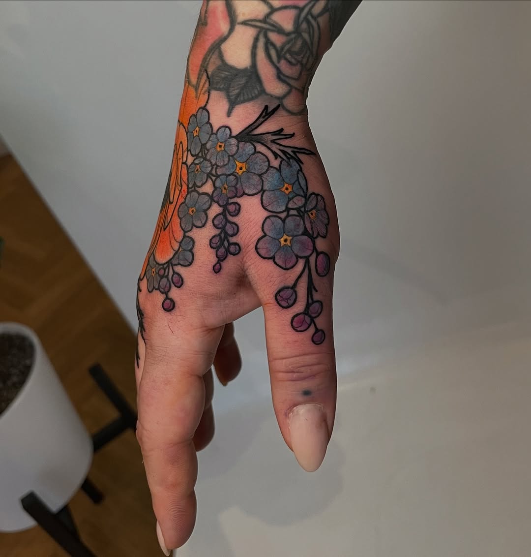 Tattoo by @catharina.brenner.tattoo — fine_line, watercolor