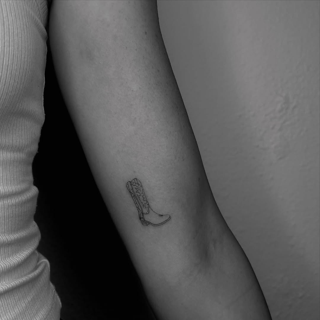 Tattoo by @mktattoos_ — fine_line, minimalist